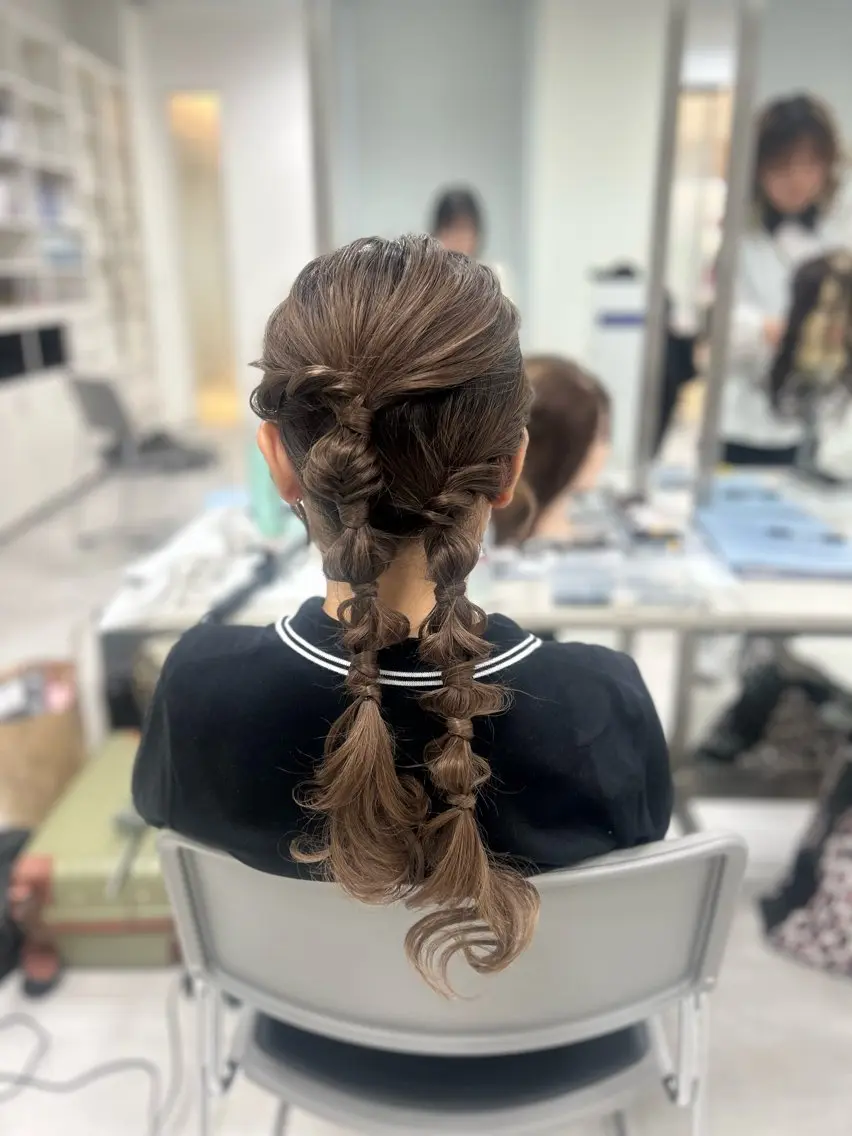 ヘアアレンジ ツインテール 伊藤 萌加のヘアスタイル
