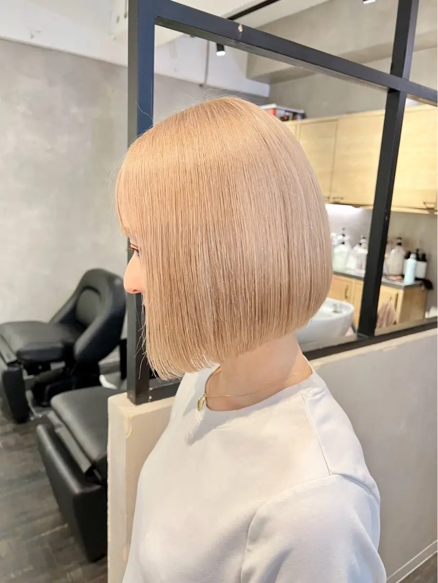 ミディアム カット ヘアカラー トリートメント EIGHT　サイショ ミズキのヘアスタイル