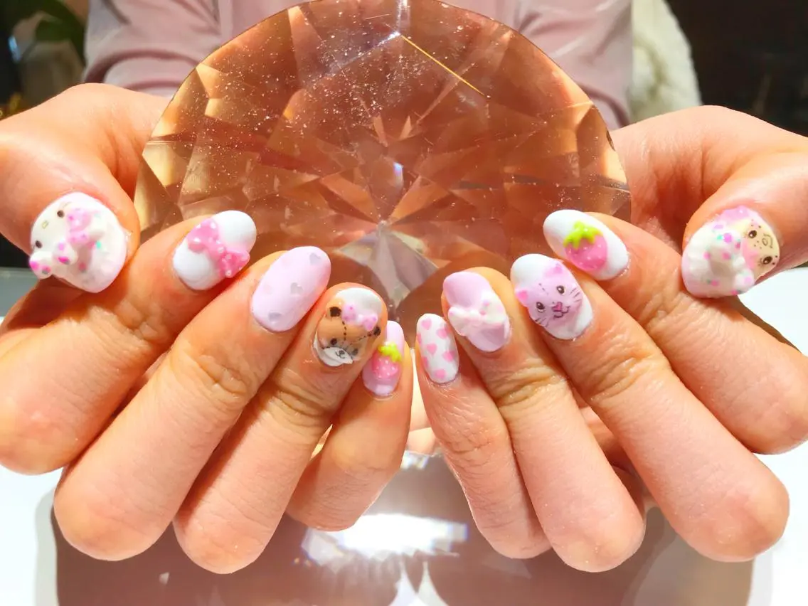 ネイル ジェルネイル YUN 💅のネイルデザイン