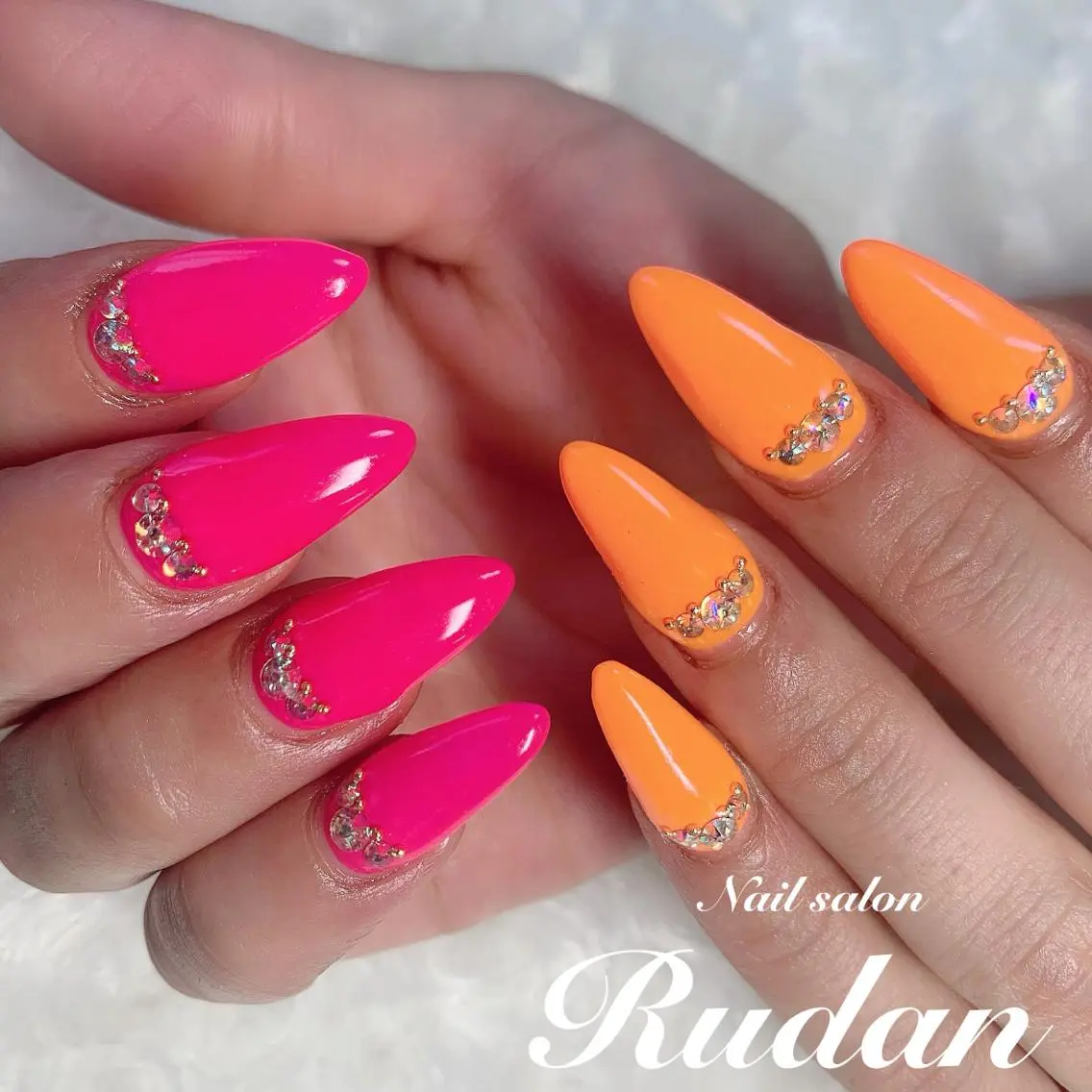 ネイル ストーンネイル Nailsalon Rudanのネイルデザイン