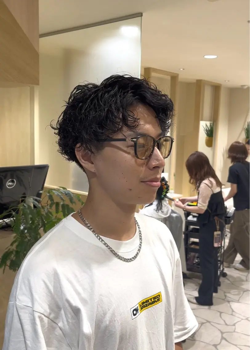 ショート パーマ メンズ メンズパーマ カット パーマ 山口 陸のヘアスタイル