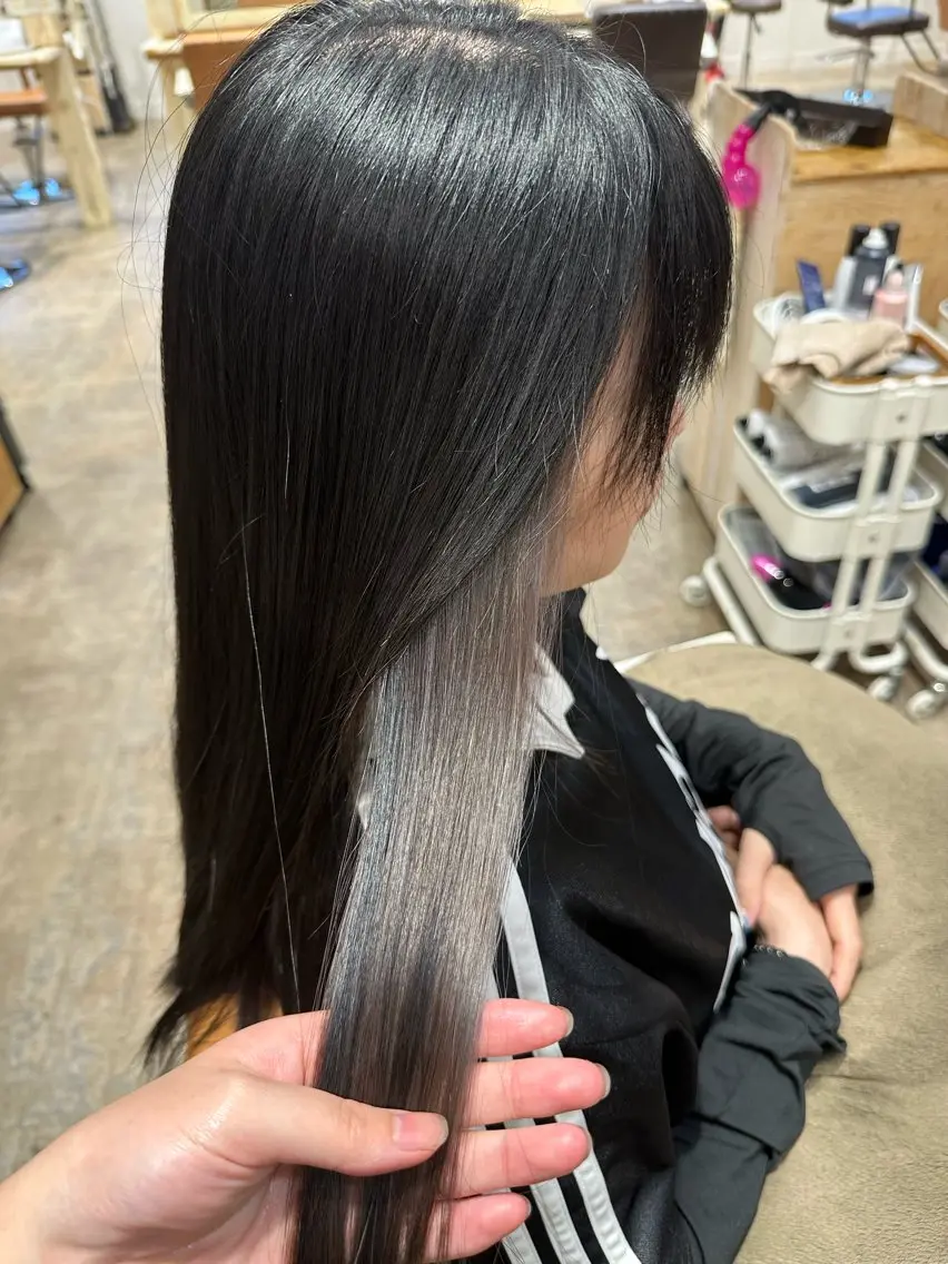 カラー グレージュ ヘアカラー ✨東浦　透明感カラー デザインカラーのヘアスタイル