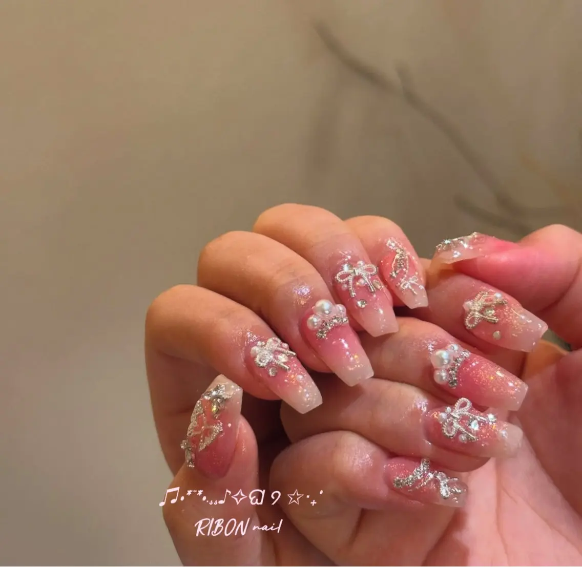 ネイル アートネイル 成人式 長さ出し キラキラネイル ロングネイル RIBON nail 高田馬場のネイルデザイン