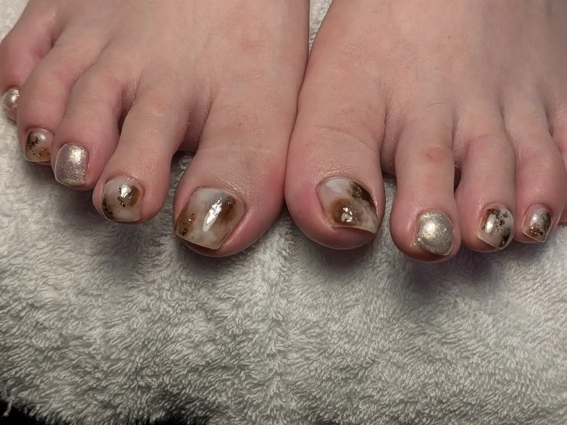 ネイル べっ甲ネイル ホワイト 8andyu nail♡のネイルデザイン