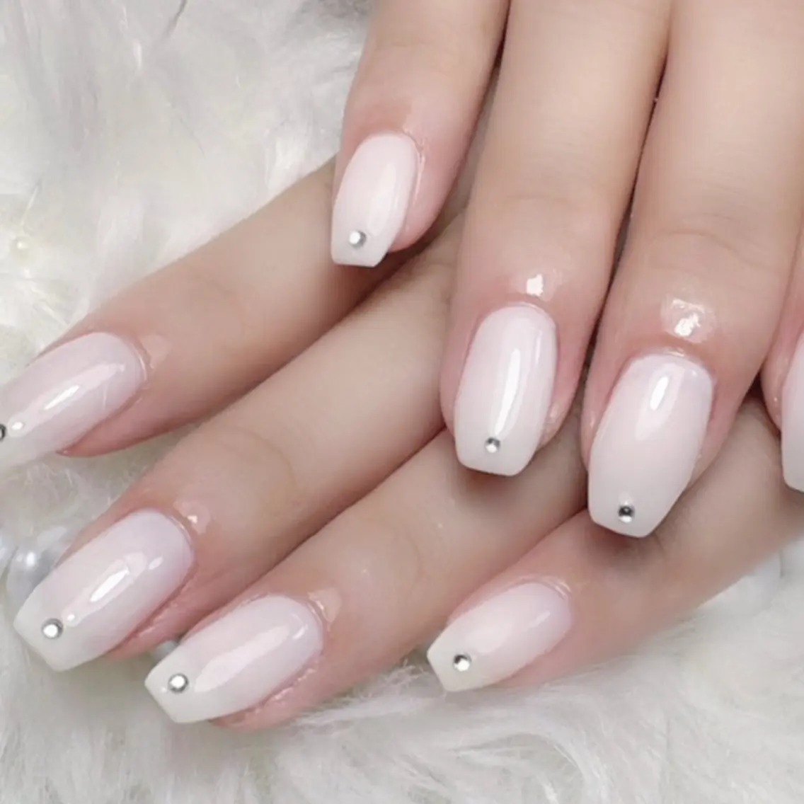 ネイル ストーンネイル ハンドネイル nail salon M'U ｒｕｎａ🎀のネイルデザイン