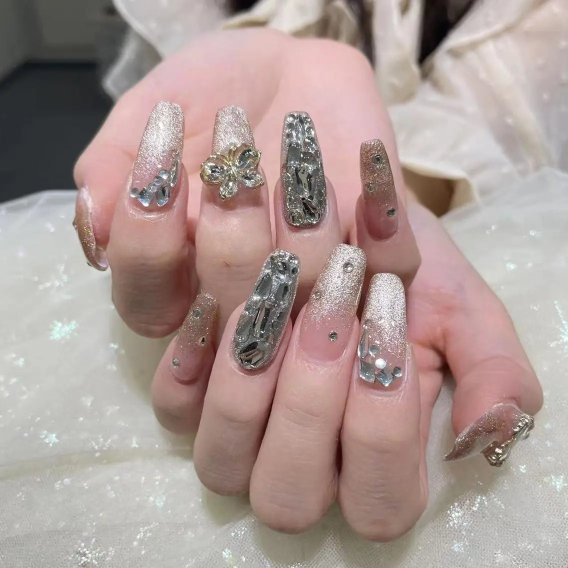 ネイル アートネイル 長さ出し ネイルチップ Queens ciciのネイルデザイン