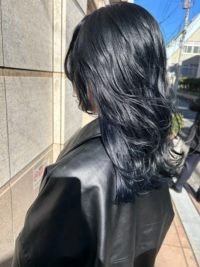 ミディアム カラー 黒髪 ブリーチ ブルーカラー ブルーブラック 艶カラー吉祥寺🌸 KAZUEのヘアスタイル