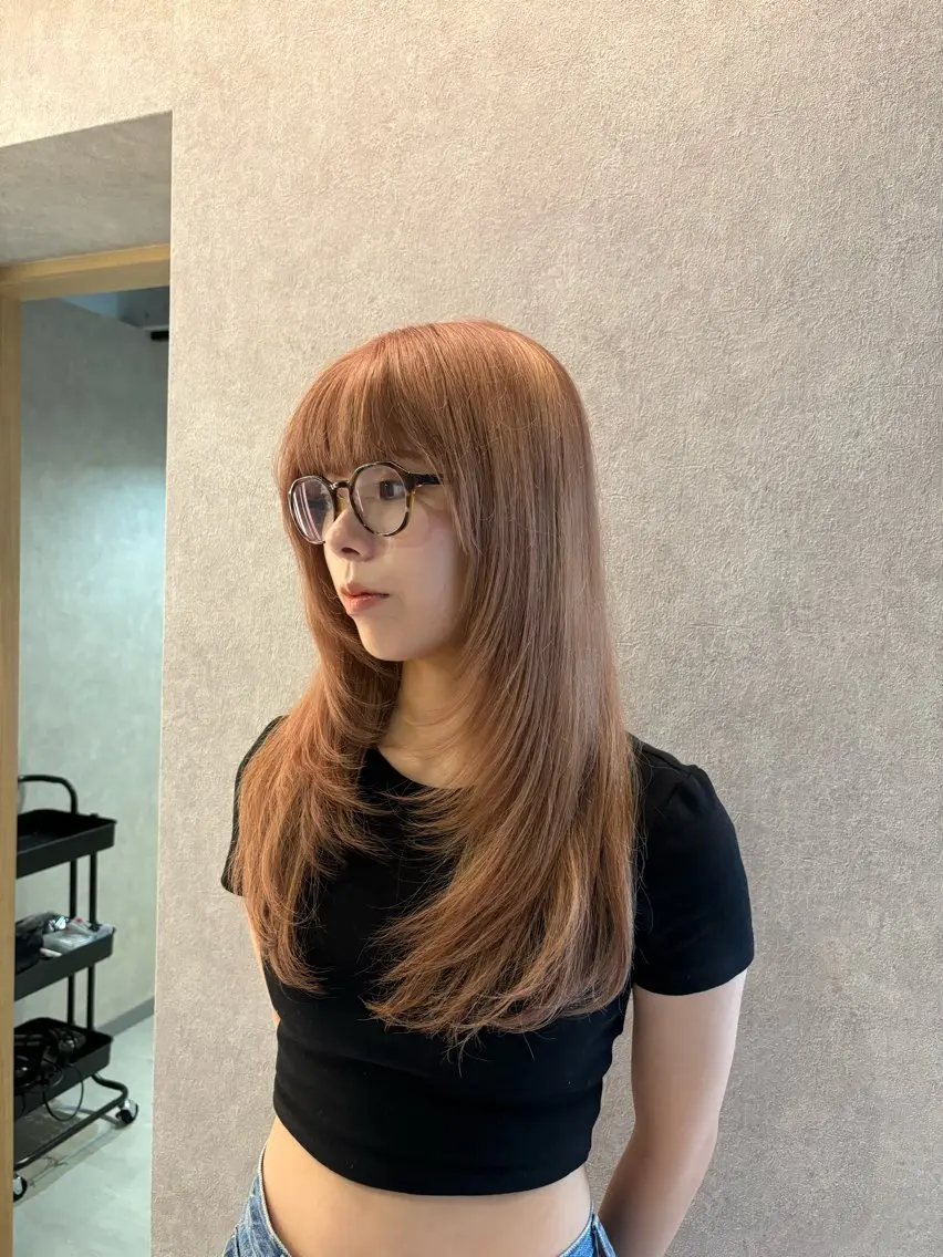 ロング 顔まわりレイヤー レイヤーカット カット ヘアカラー トリートメント little 小濱彰太のヘアスタイル