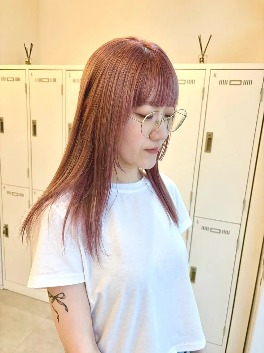 セミロング カラー ベージュカラー ブリーチ ピンクカラー ピンクベージュ 増井 彩乃のヘアスタイル