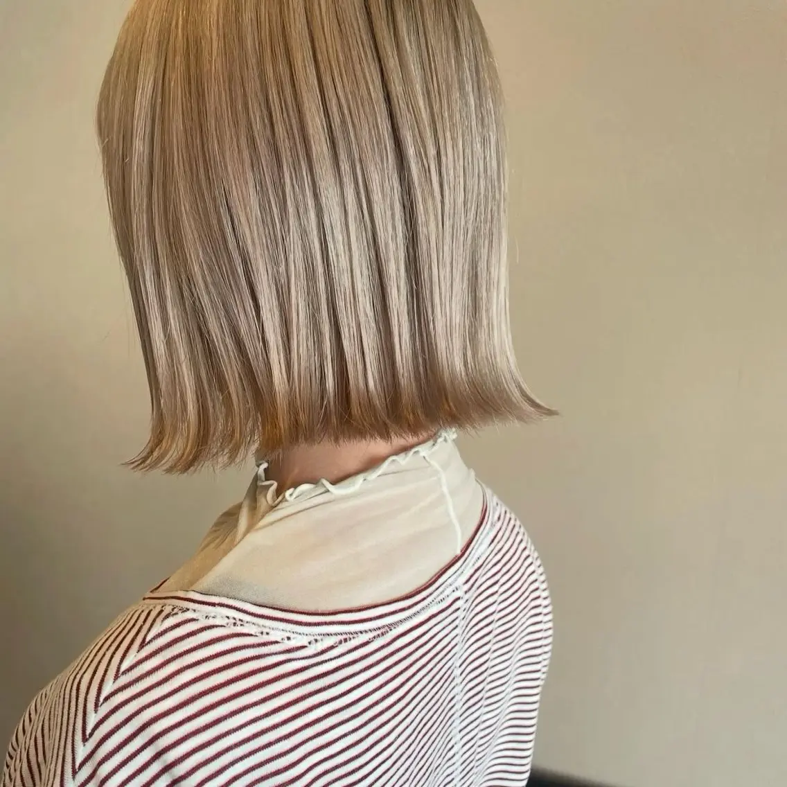 ミディアム カラー ヘアカラー トリートメント mio 🍒レイヤーカットのヘアスタイル