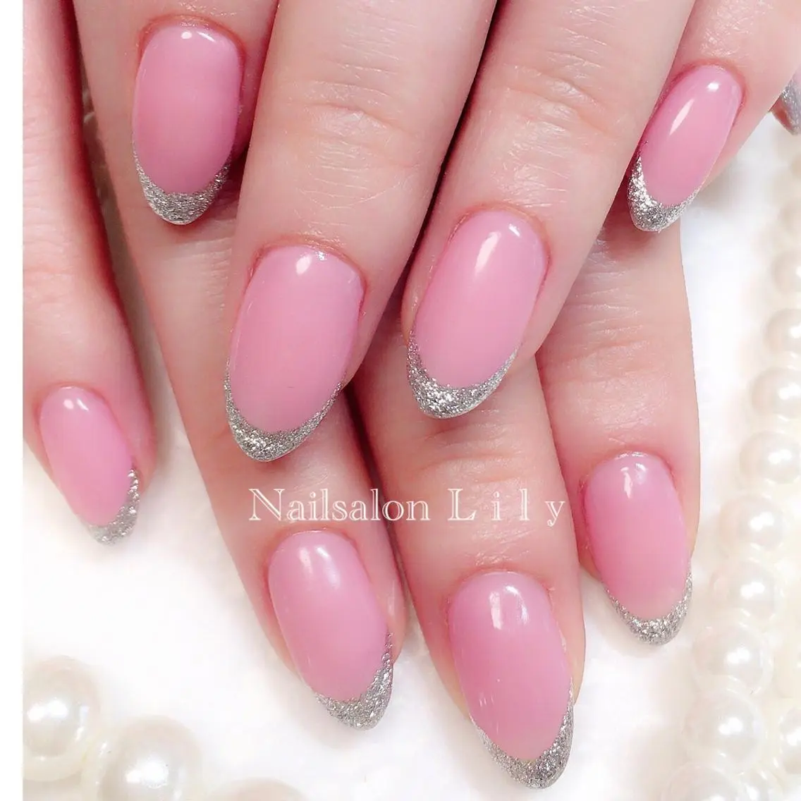 ネイル フレンチネイル ラメ(グリッター) Lily*nail 🌻Mii🌻のネイルデザイン