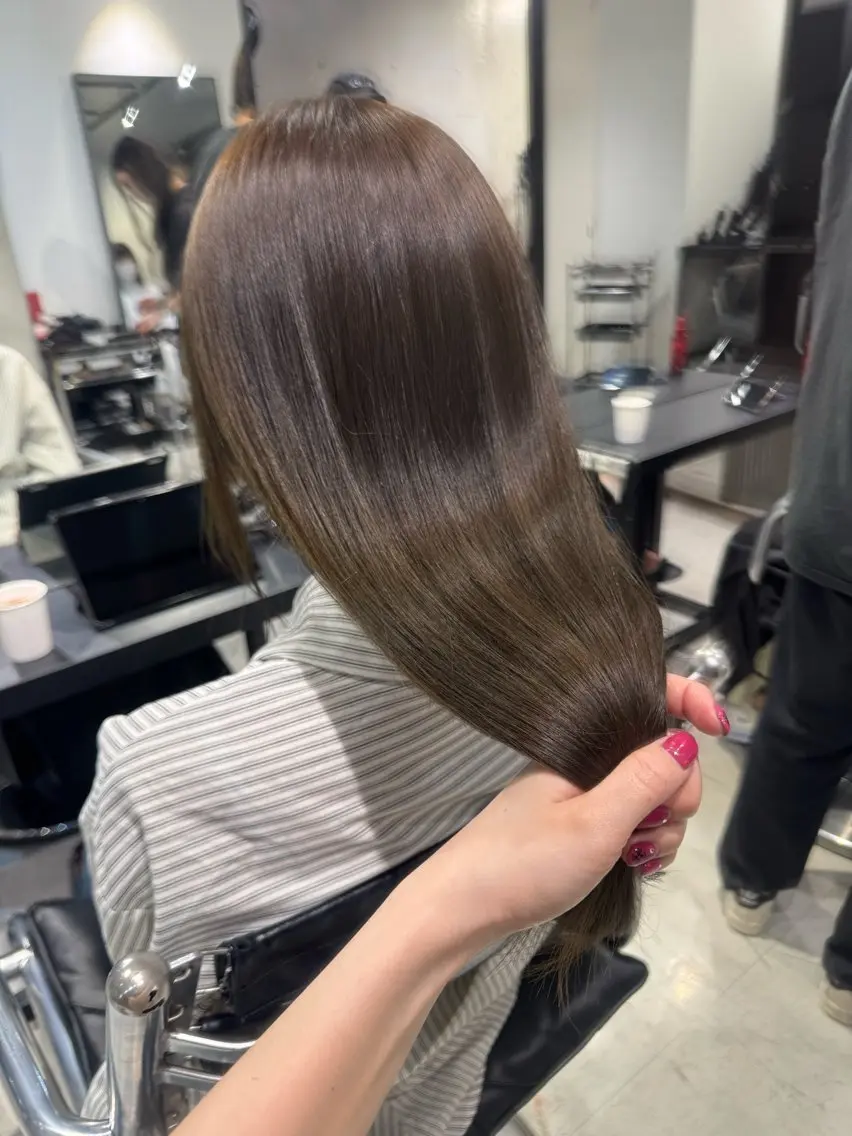 セミロング カラー パーマ ヘアアレンジ カット ヘアカラー 縮毛矯正 トリートメント ヘアセット 透明感/オリーブ/ グレージュ/YUKAのヘアスタイル