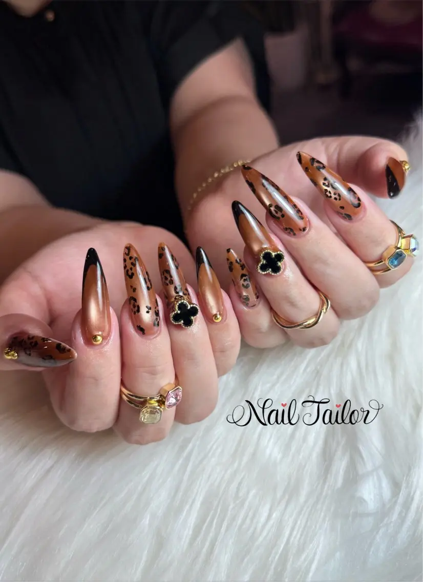 ネイル アニマル柄 ゴージャス ロングネイル マグネットネイル ハンドネイル NailTailor ネイルテイラーのネイルデザイン
