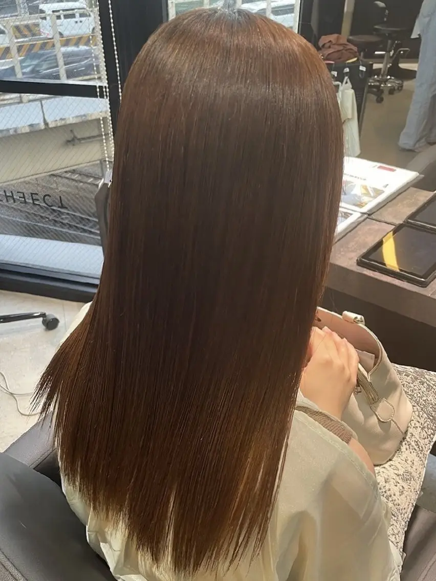 カラー 江坂 misaki のヘアスタイル