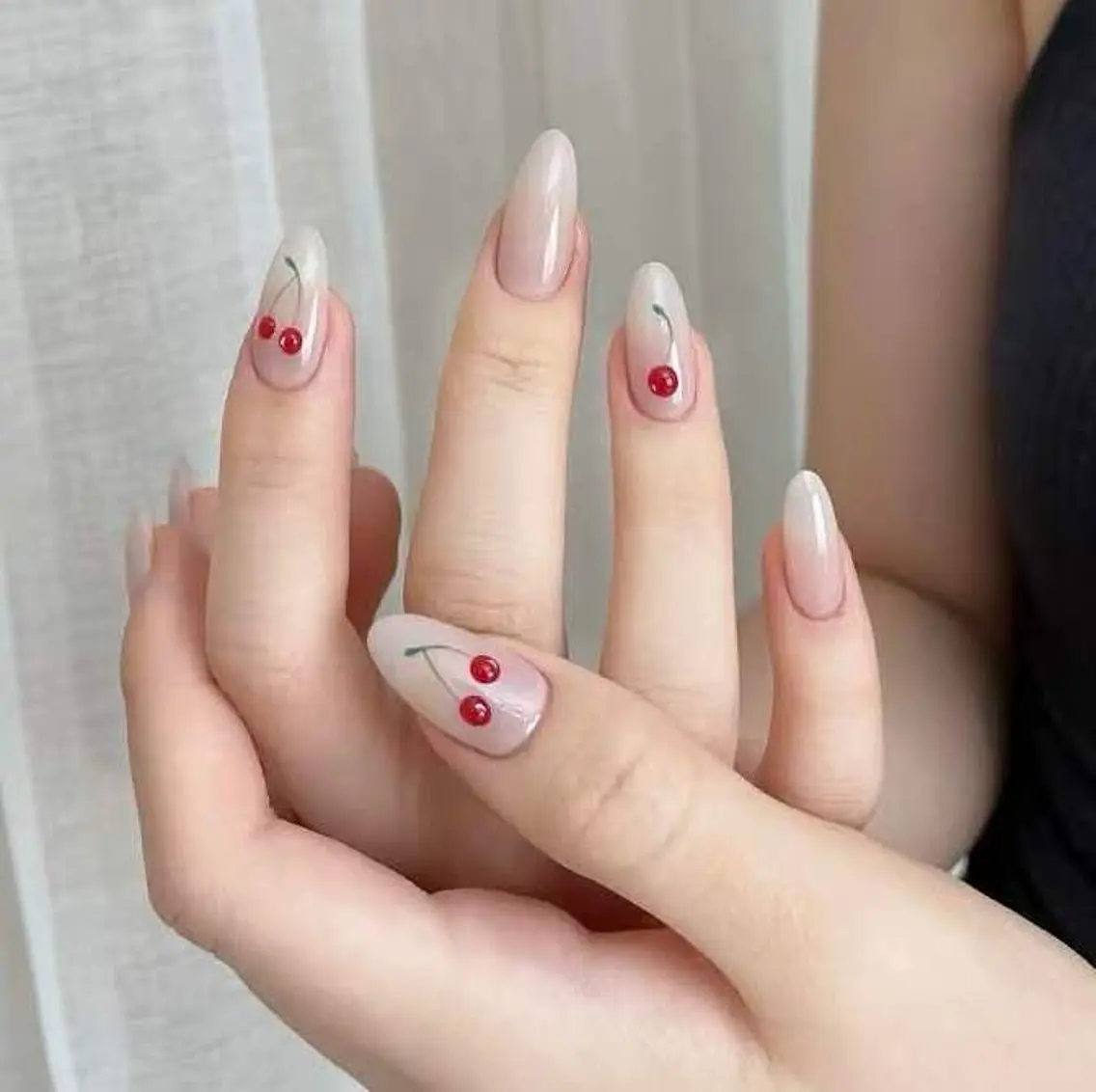 ネイル オーロラネイル フラワーネイル フットネイル フレンチネイル ジェルネイル ハンドネイル ハンドケア BabyYouMi nailのネイルデザイン