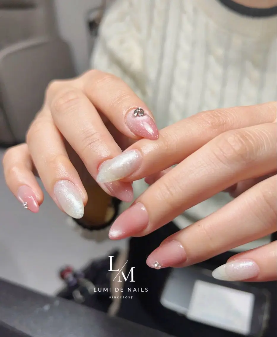 ネイル グラデーション ラメ(グリッター) マグネットネイル ミラーネイル ニュアンスネイル ハンドネイル Lumi de nailsのネイルデザイン