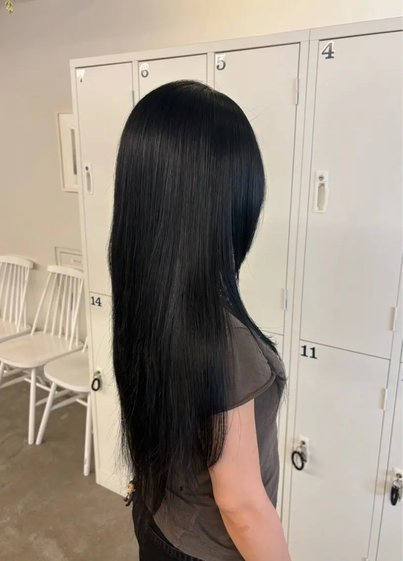 ロング カラー 黒髪 透明感カラー 韓国風ヘア ヘアカラー トリートメント OMURA MINORIのヘアスタイル