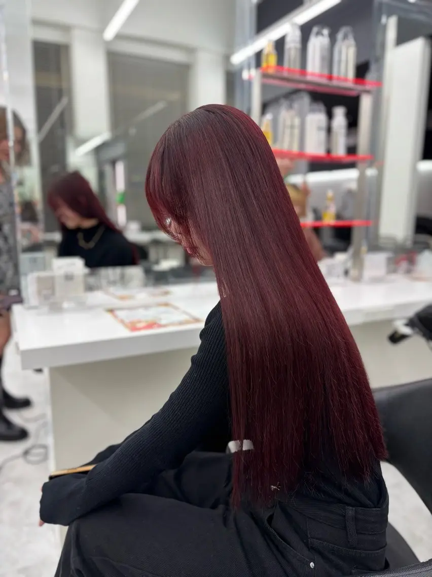 ロング カラー 抜け感レイヤー︴ ニュアンスカラーのヘアスタイル