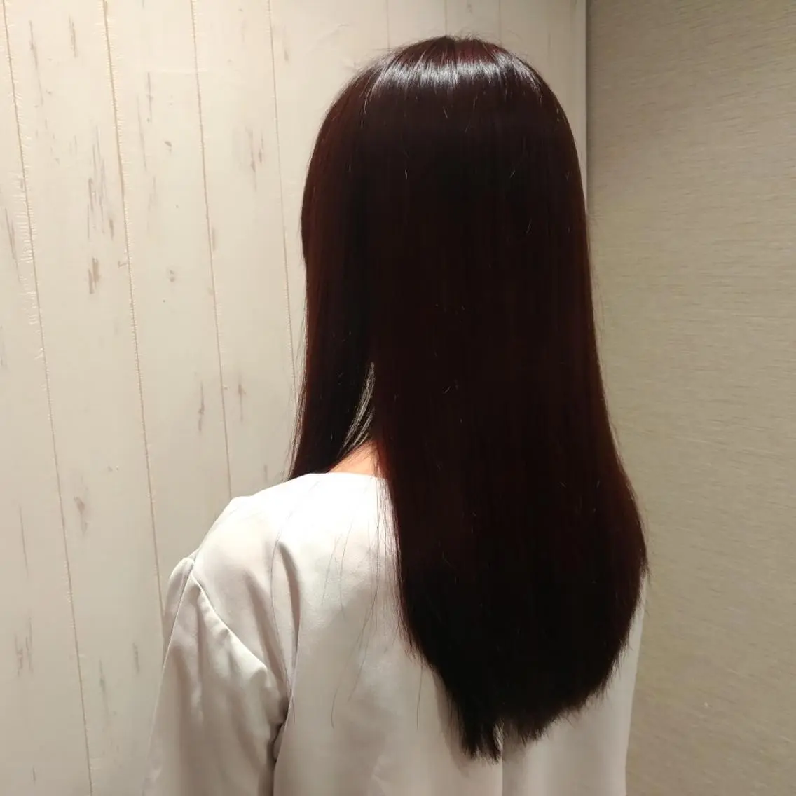 ロング ピンクブラウン 結城 アンナのヘアスタイル