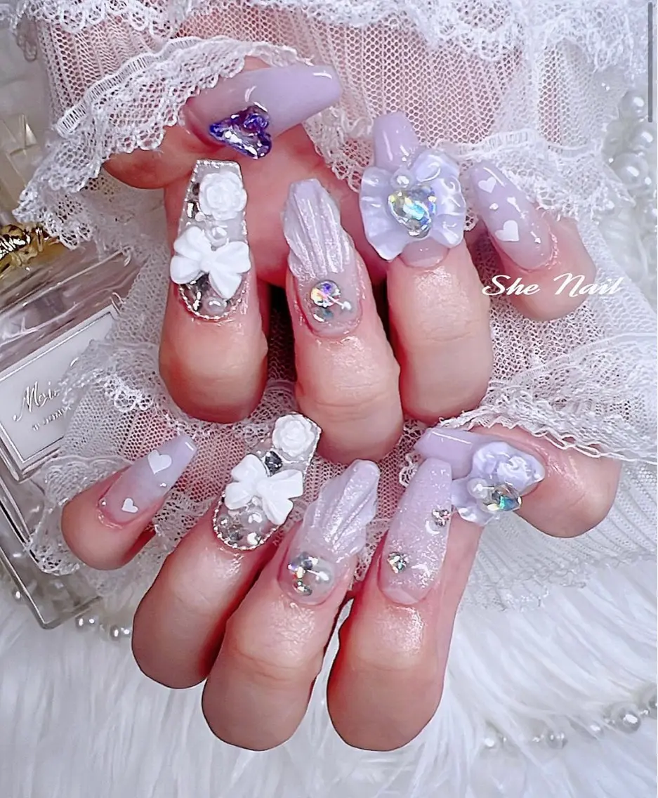 ネイル チークネイル 長さ出し フレンチネイル ガラスフレンチ キラキラネイル ハンドネイル ISA_ BELLAのネイルデザイン