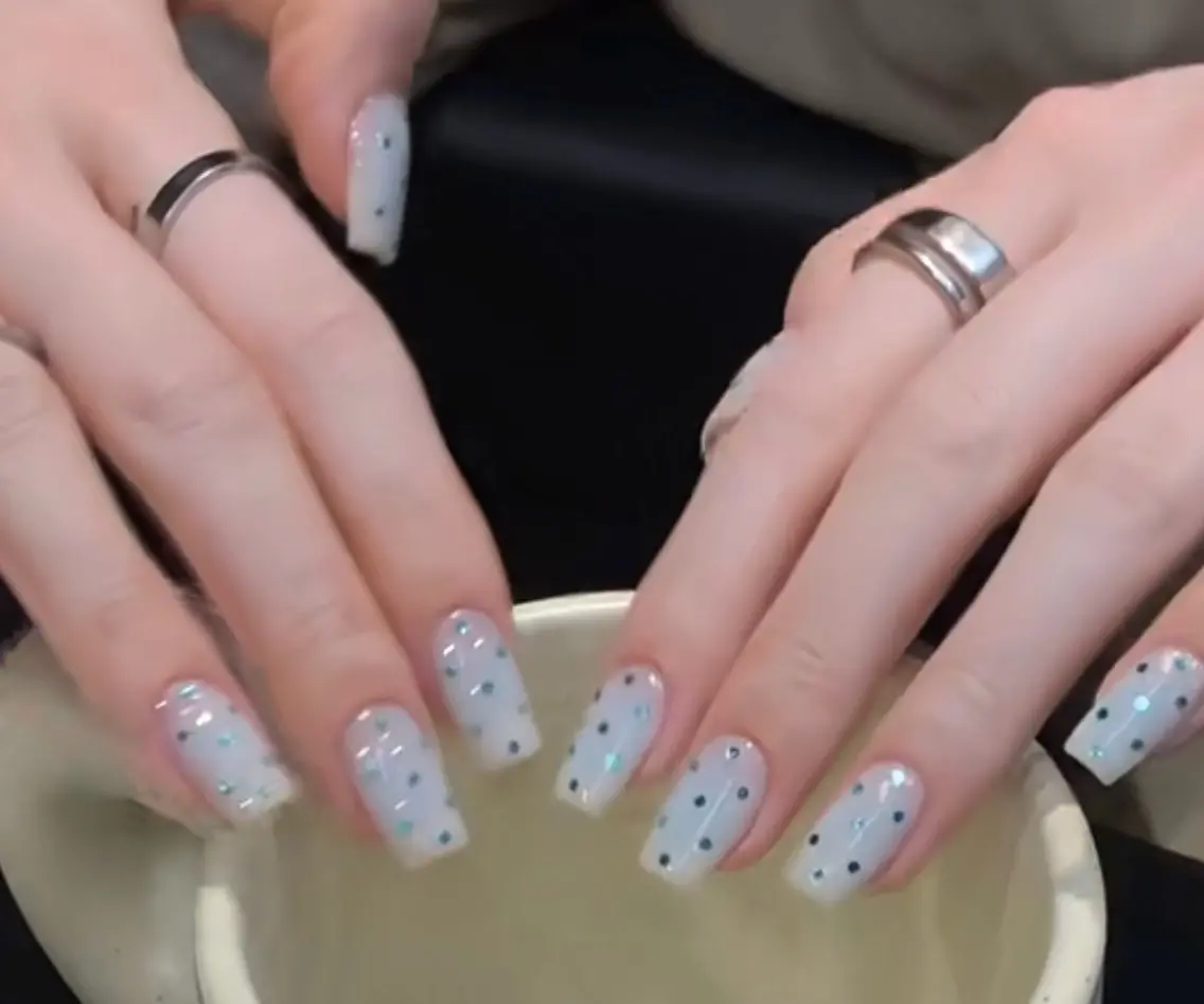 ネイル べっ甲ネイル チークネイル 成人式 長さ出し フラッシュネイル ハンドネイル ハンドケア For you. Nail Salonのネイルデザイン