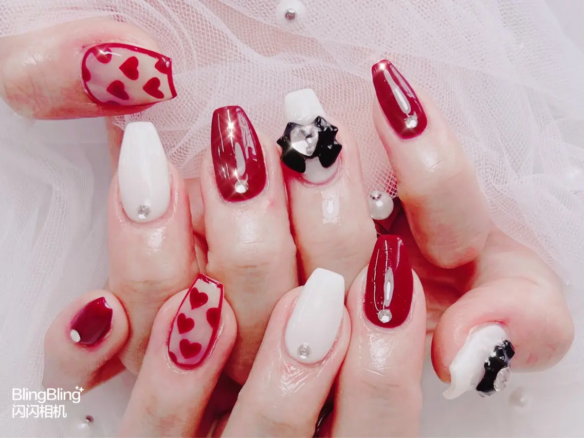ネイル オーロラネイル チークネイル 長さ出し フットネイル フレンチネイル ハンドネイル ハンドケア lily nailのネイルデザイン