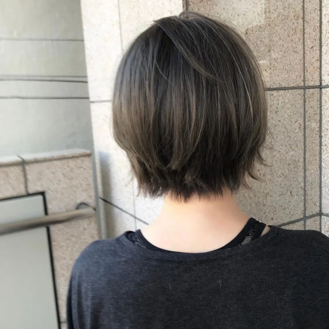 ショート カラー ベージュカラー ブリーチ ミルクティーベージュ 嶋田 直美のその他イメージ