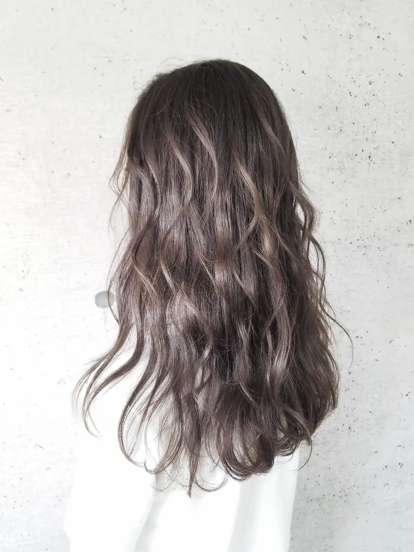 ロング くびれヘア ハイライト 髪質改善 くびれレイヤー レイヤーカット Day& Nightのヘアスタイル