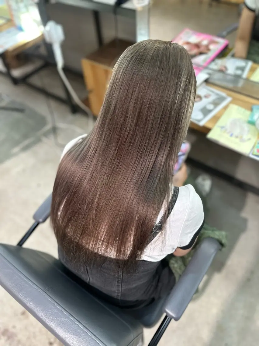 ロング カラー グレージュ シルバー シルバーグレージュ 溜一太/似合わせ/ メンズカットのヘアスタイル