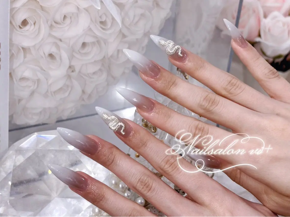 ネイル ハンドネイル ✨Nailsalon Vi+✨のネイルデザイン