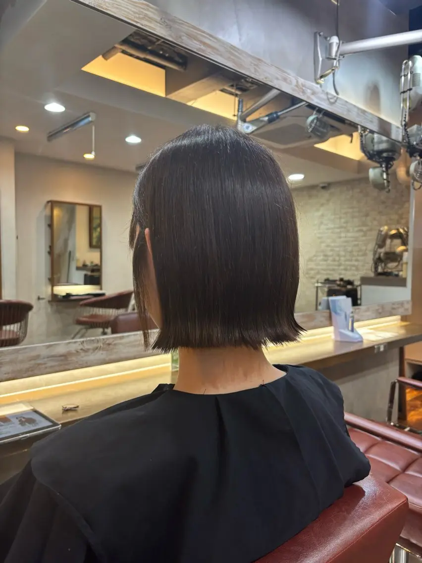 ショート ボブ 外ハネヘア レイヤーカット/ダブ ルカラー/フウカ🤍のヘアスタイル