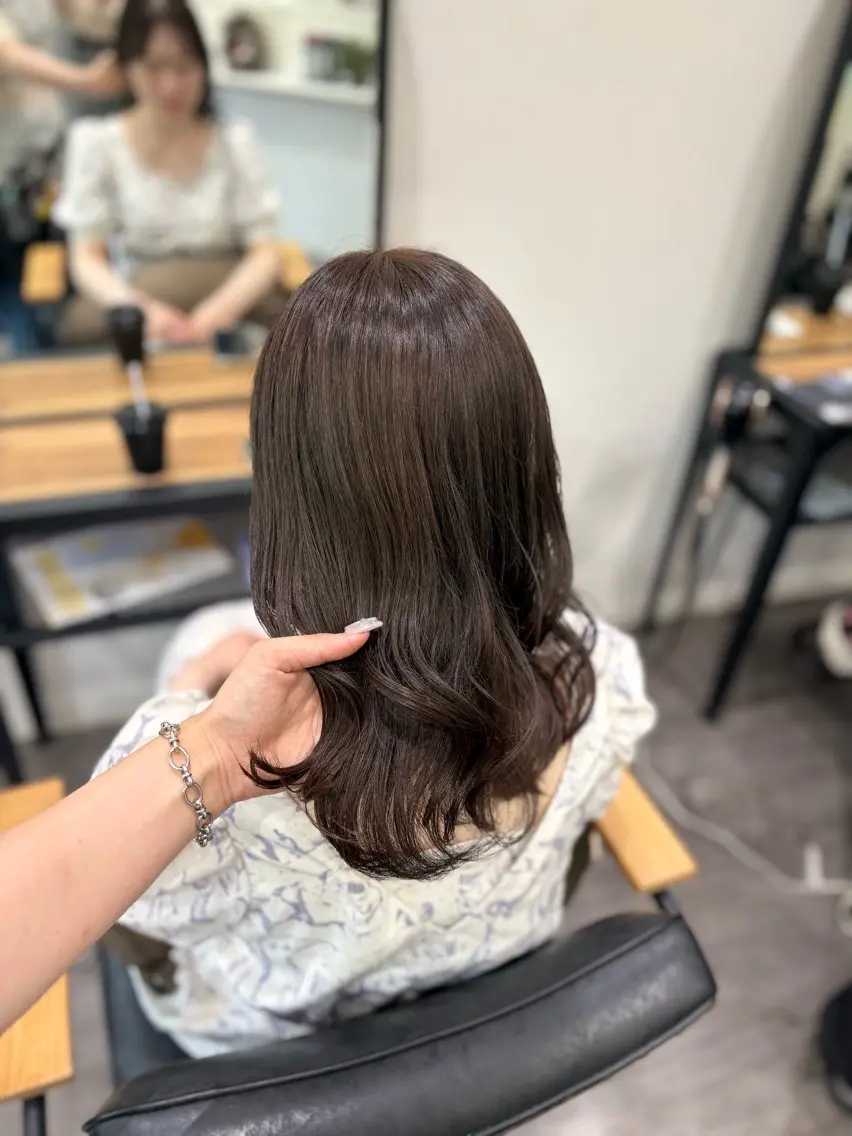 セミロング カラー nijika/ 艶カラー🫧のヘアスタイル