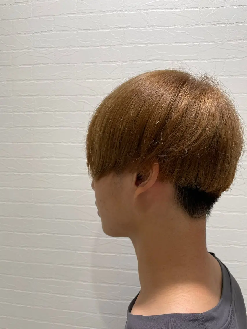カラー ベージュカラー ブリーチ ヘアカラー トリートメント 渡辺 広輝のヘアスタイル