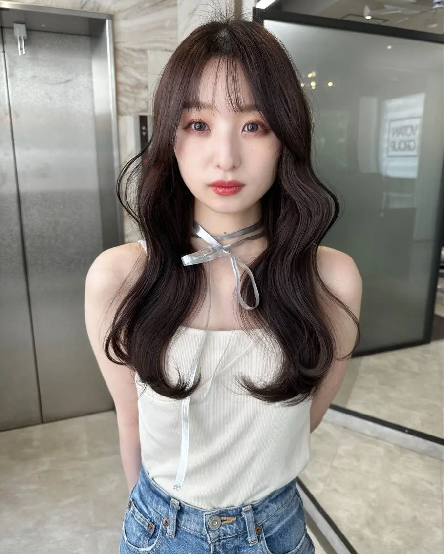 ロング 水岡 佳奈美のヘアスタイル