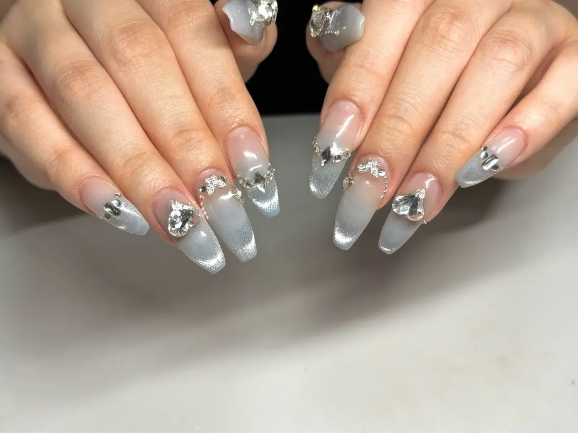 ネイル フレンチネイル マグネットネイル マグネットフレンチ ハンドネイル nayu nailのネイルデザイン