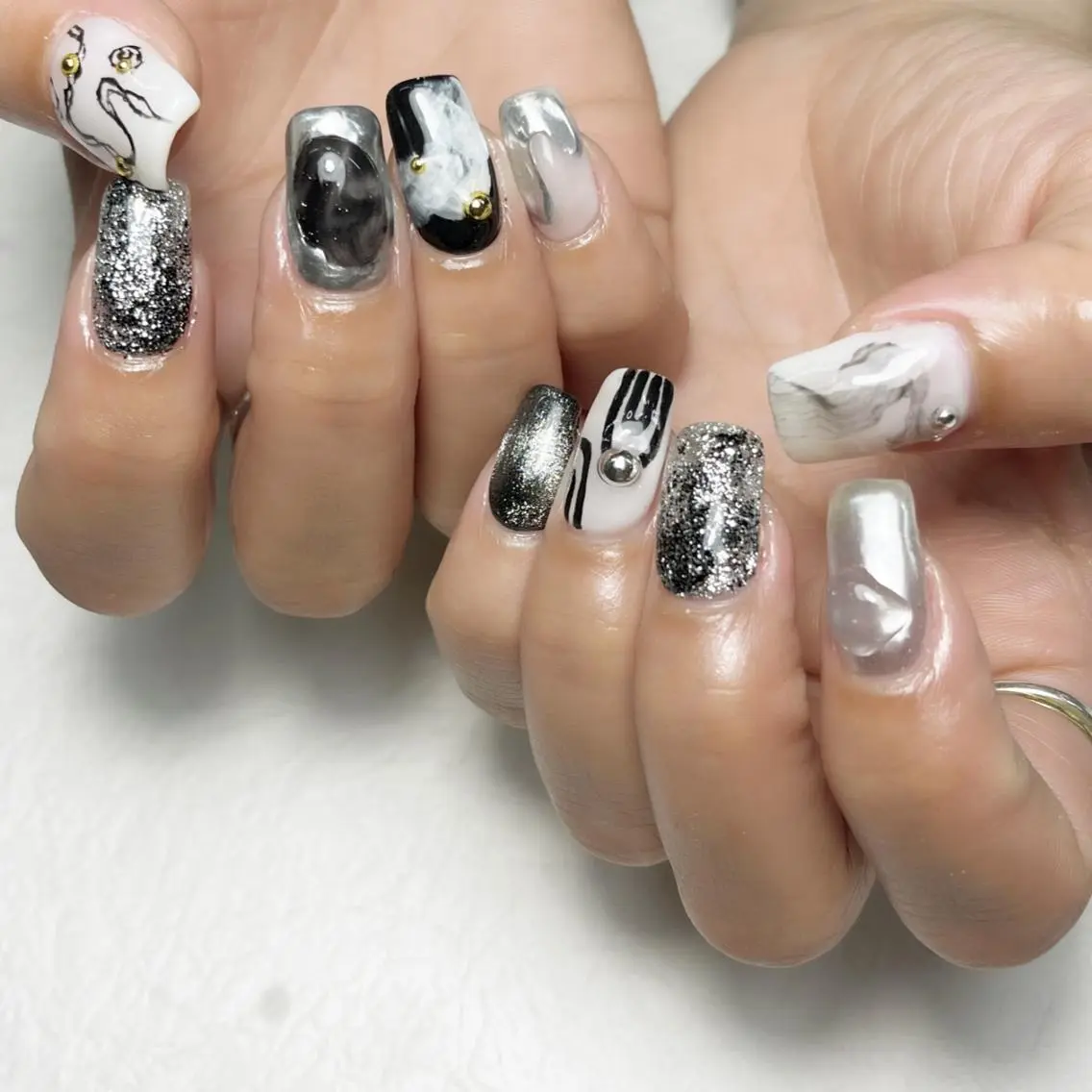 ネイル ジェルネイル ニュアンスネイル パラジェル ハンドネイル 🐈‍⬛ Minamiのネイルデザイン