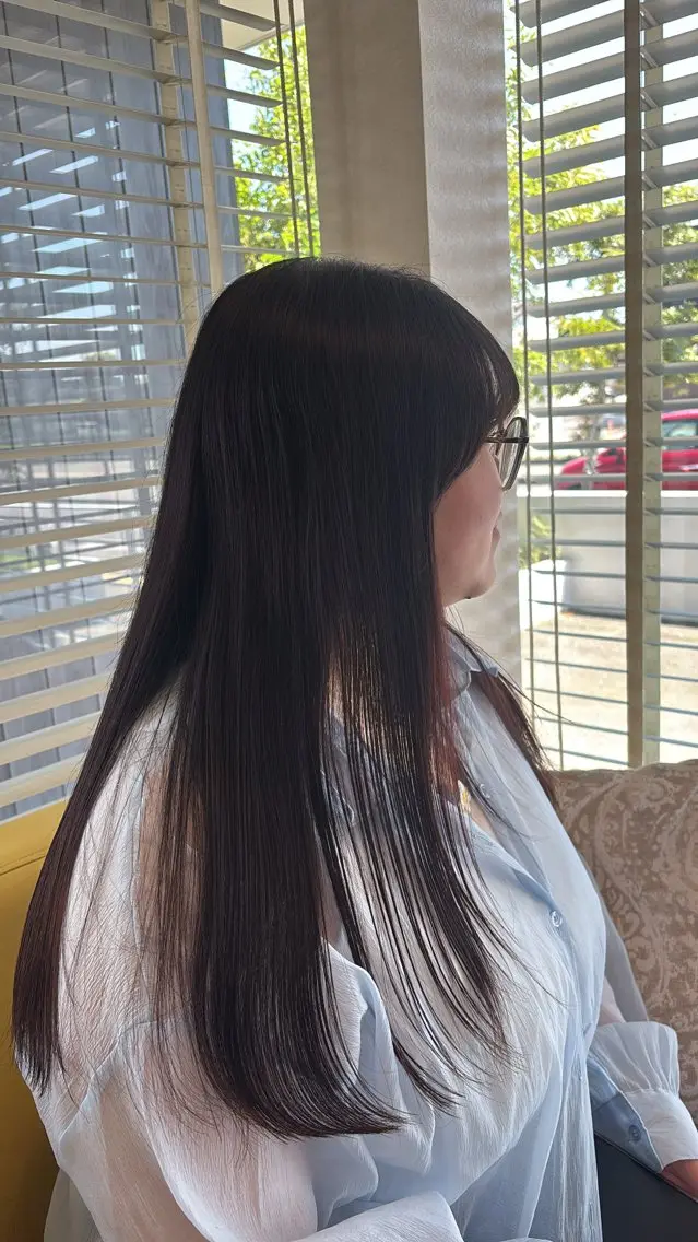 ロング 縮毛矯正 トリートメント 🩰韓国風艶カラー /暗髪透明感カラーのヘアスタイル