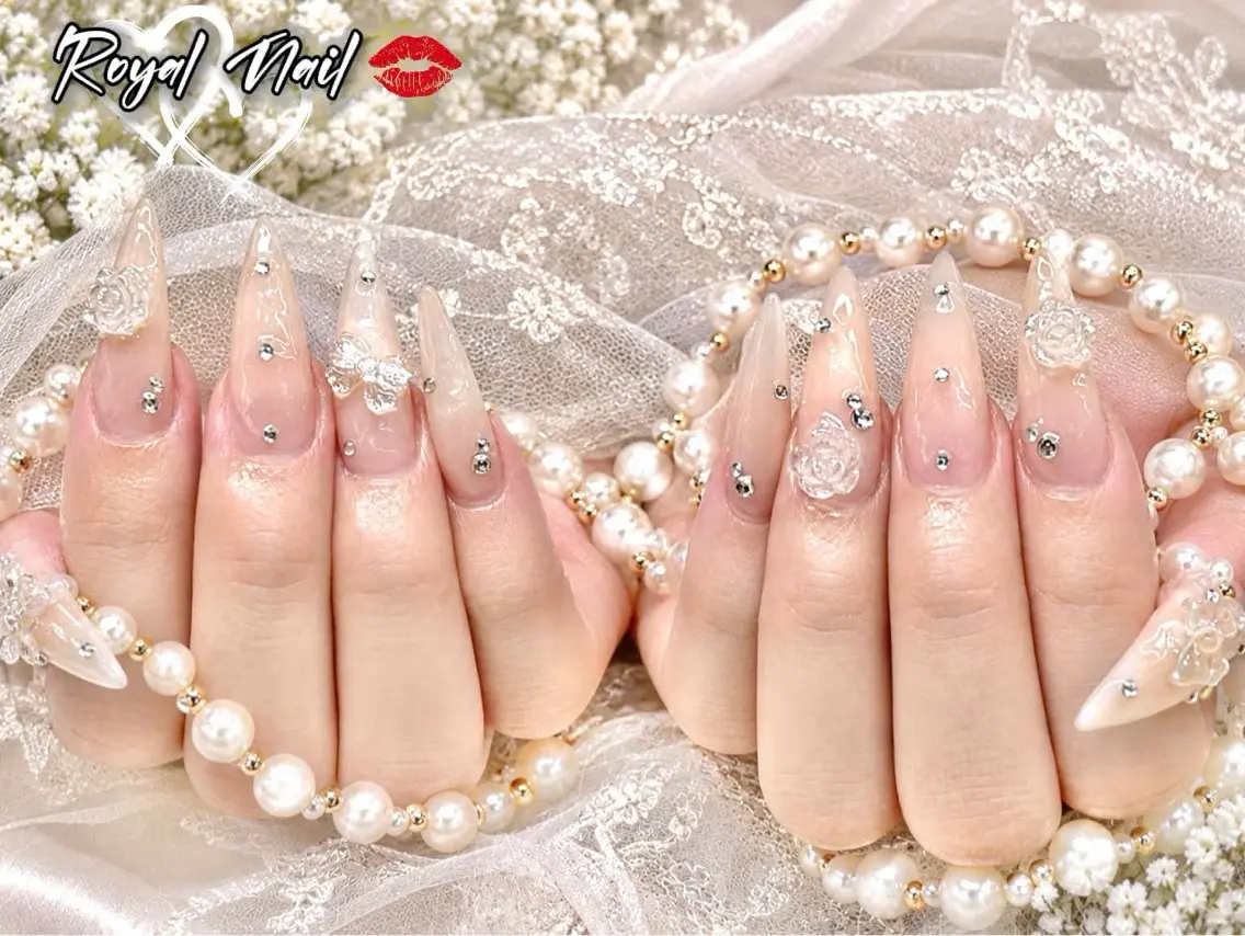 ネイル 韓国ネイル マグネットネイル 持ち込み ハンドネイル Royal Nail_RINAのネイルデザイン