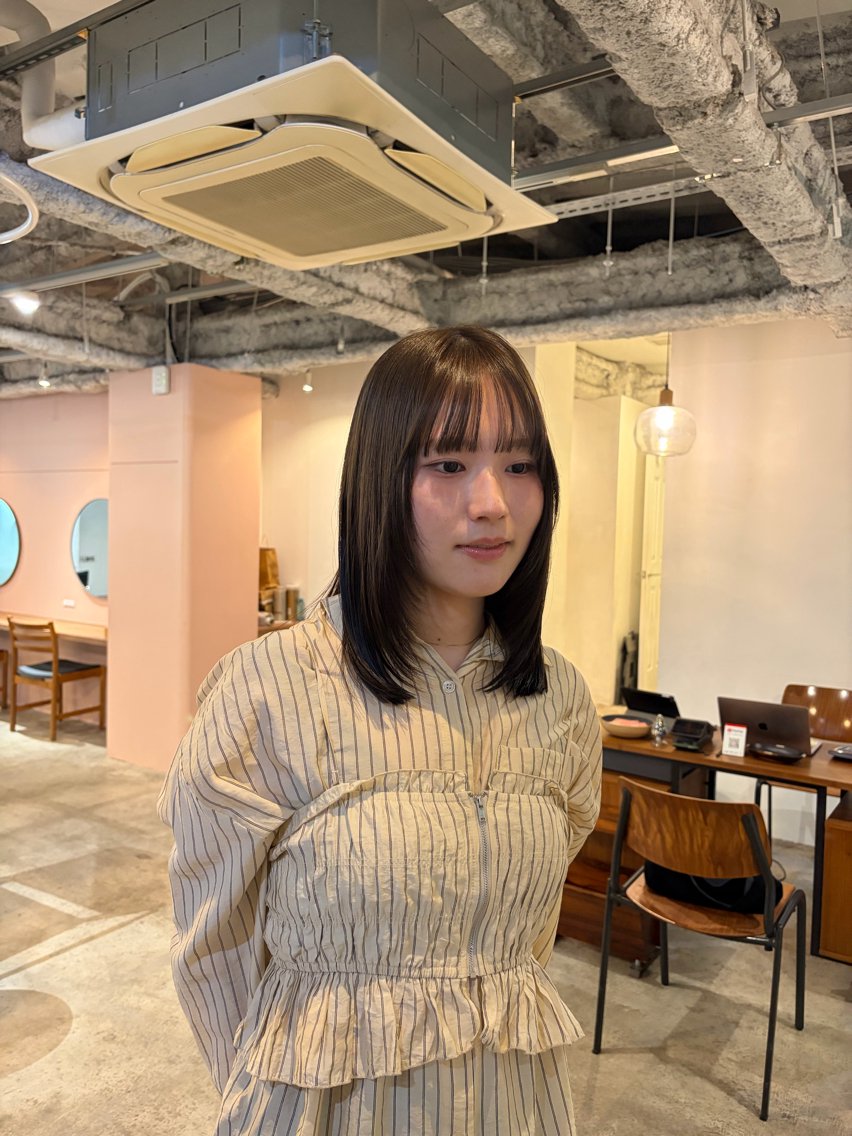 ミディアム レイヤーカット カット ヘアカラー 🧣misaki 🧣のヘアスタイル