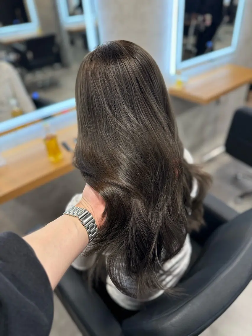 セミロング カラー カット ヘアカラー トリートメント ヘアセット レイヤー×透明感カラ ーHAYATOのヘアスタイル