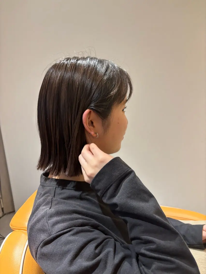 ショート 切りっぱなしボブ アッシュ アッシュブラウン ボブ mile 〔東二見〕のヘアスタイル