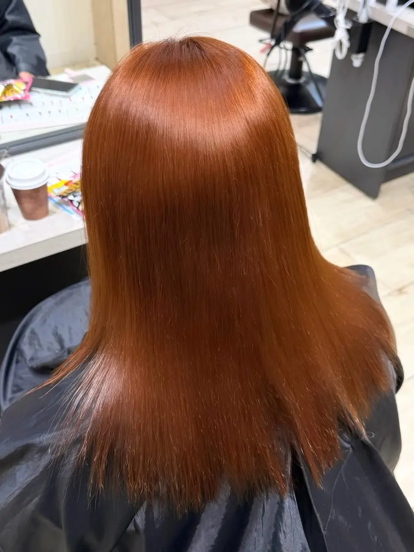 セミロング カラー ブラウンカラー オレンジ オレンジブラウン カット ヘアカラー トリートメント レイヤー×髪質改善 🌀渋谷 KANAのヘアスタイル