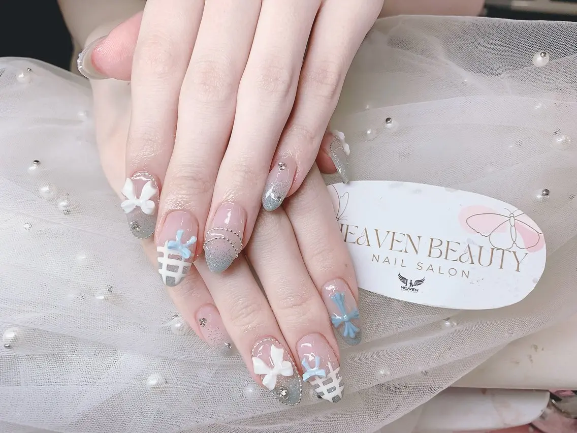 ミディアム ARI Heaven 池袋のネイルデザイン