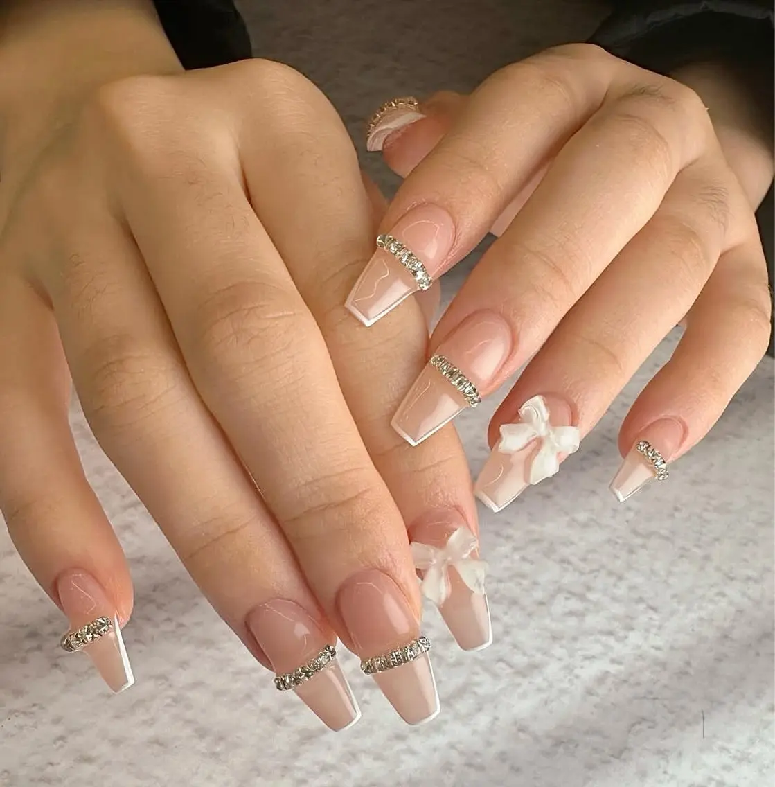 ネイル フレンチネイル ジェルネイル 韓国ネイル マグネットネイル ネイルチップ Rin Nail 新大久保店のネイルデザイン