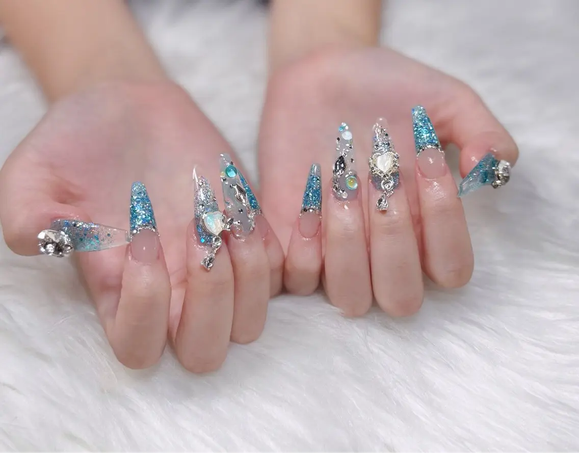 ネイル オーロラネイル チークネイル フットネイル フレンチネイル ジェルネイル ハンドネイル Nichi Nailsのネイルデザイン