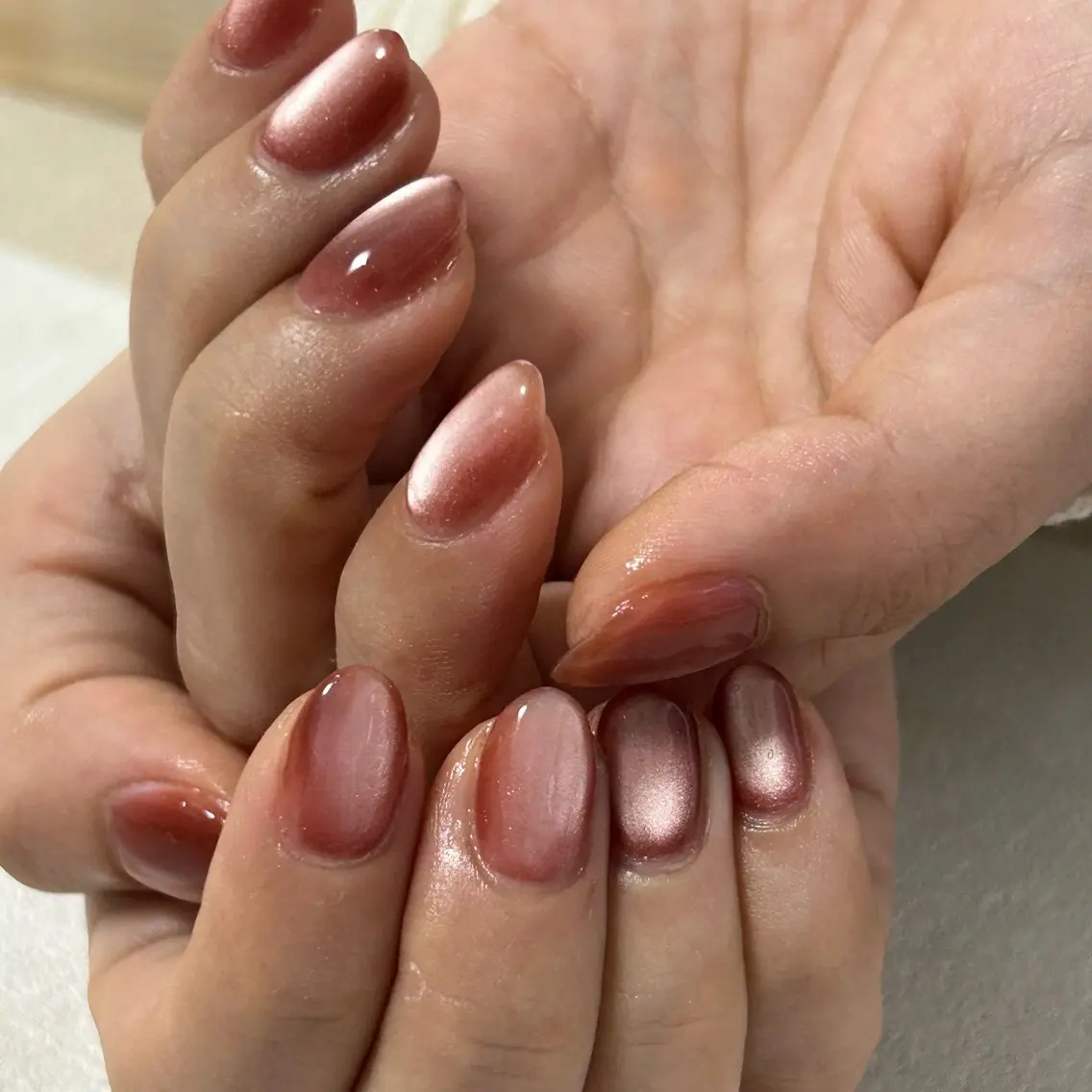 ネイル オーロラネイル フットネイル フレンチネイル ジェルネイル マグネットネイル ハンドネイル mogunail &blowのネイルデザイン