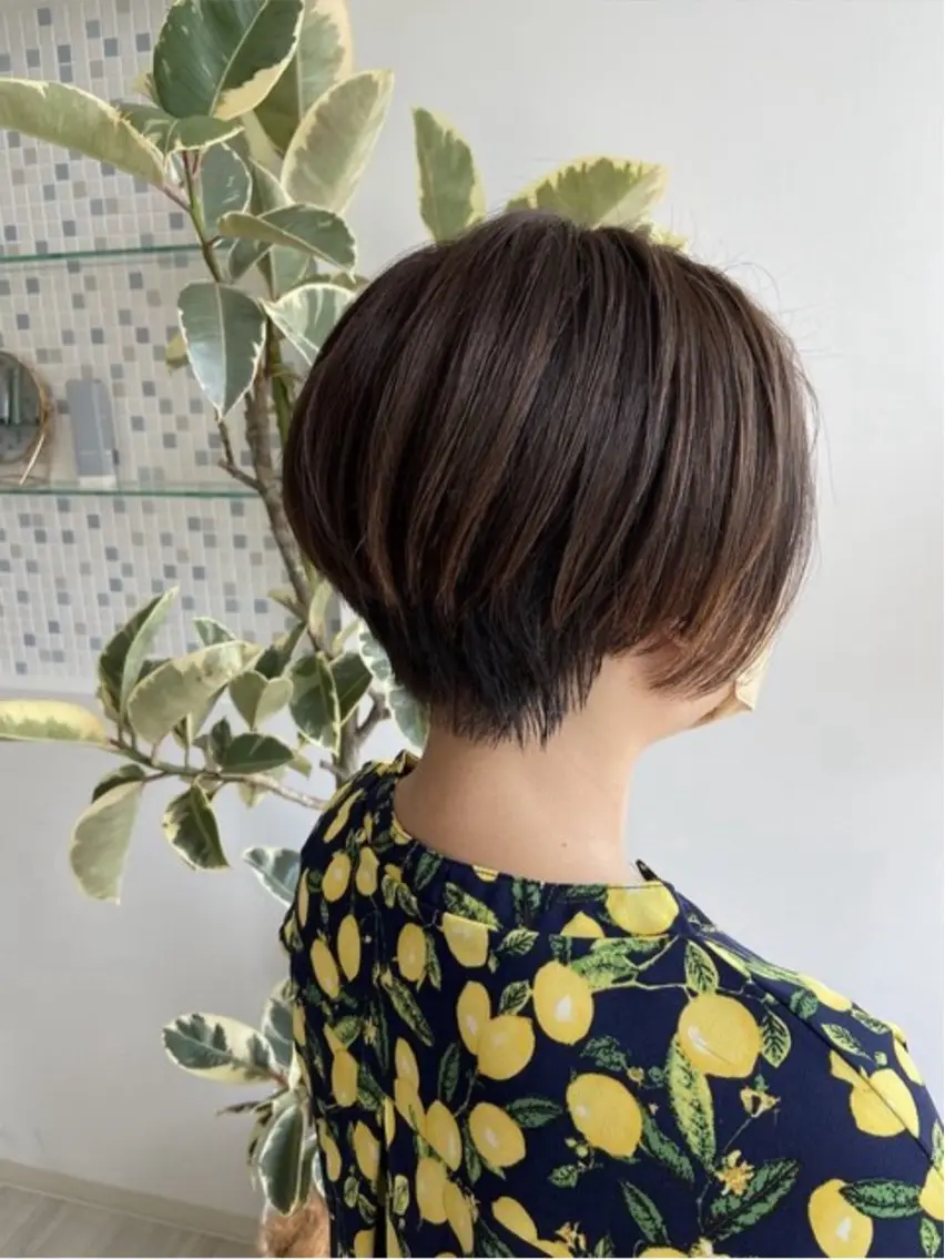 ショート カラー 安田 里奈のヘアスタイル