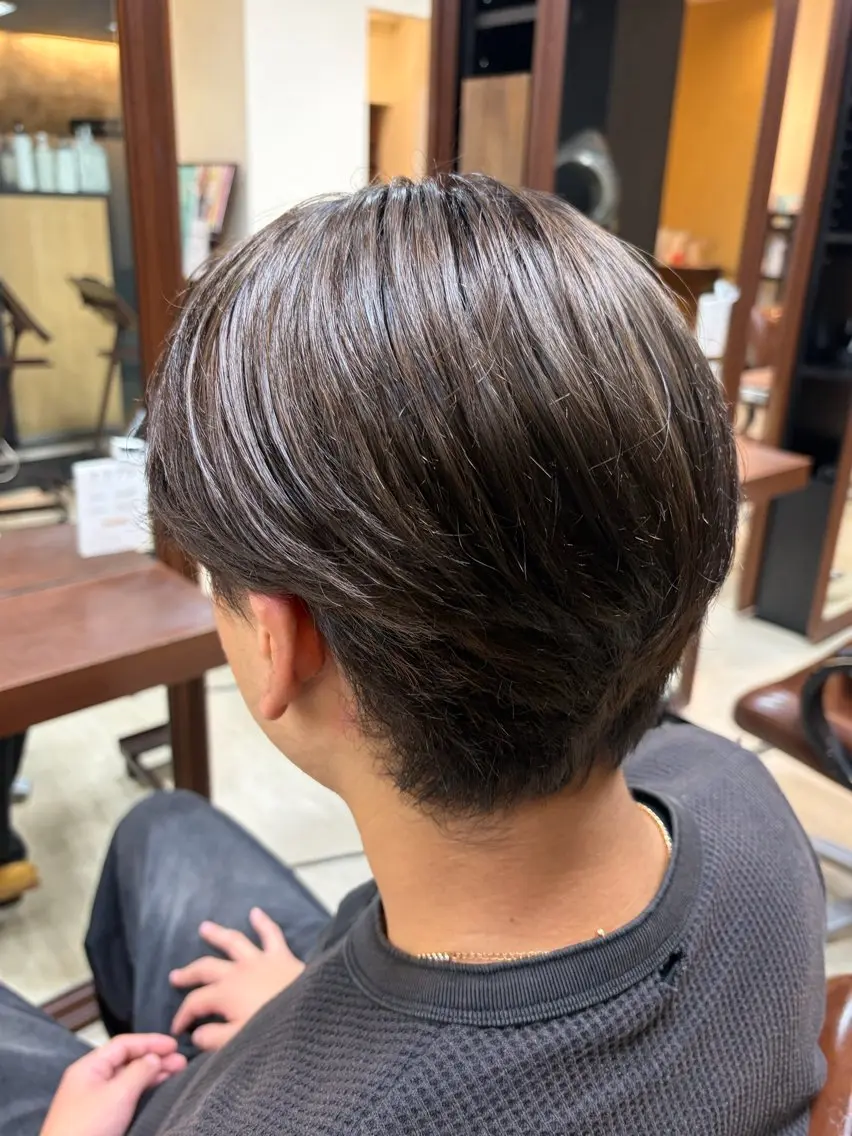 ショート カラー メンズ アッシュ アッシュブラウン ブラウンカラー ヘアカラー 西村 瑠菜のヘアスタイル