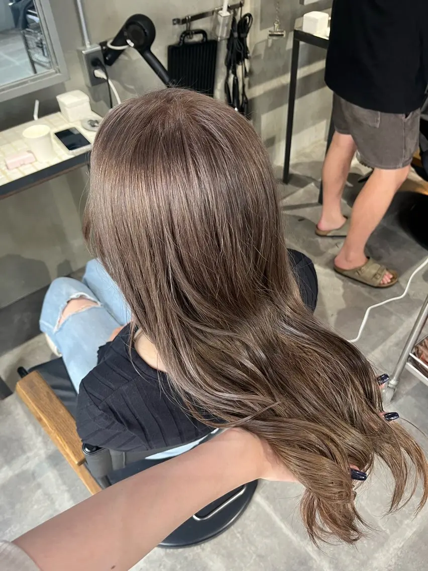 ロング カラー ベージュカラー ミルクティーベージュ ヘアカラー トリートメント 透明感♥韓国ヘア HINAのヘアスタイル