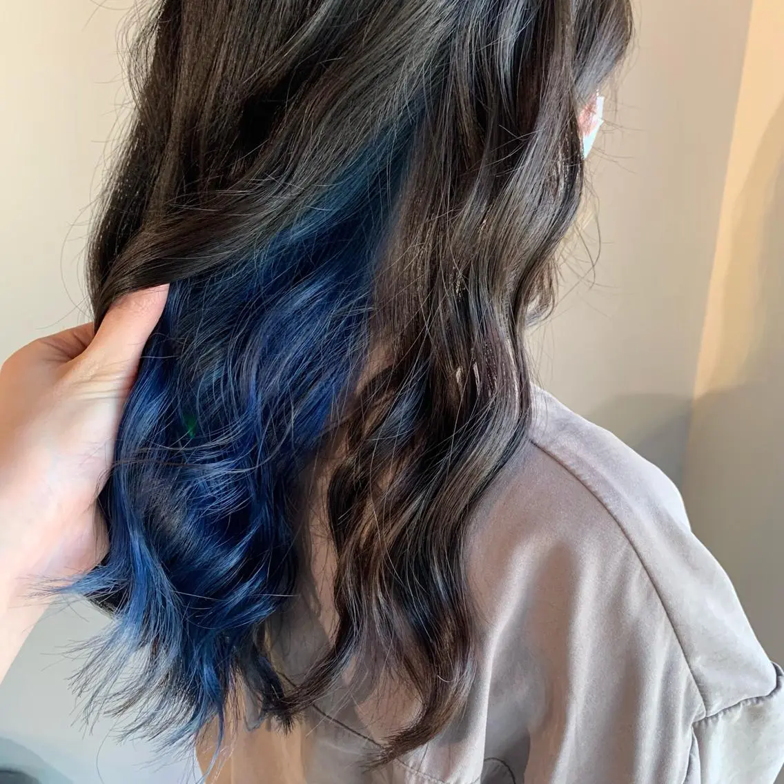 セミロング カラー ヘアアレンジ セミロングパーマ バレイヤージュ ブリーチ ケアブリーチ ダブルカラー カット ヘアカラー トリートメント Luana / 公式 / 大通のヘアスタイル